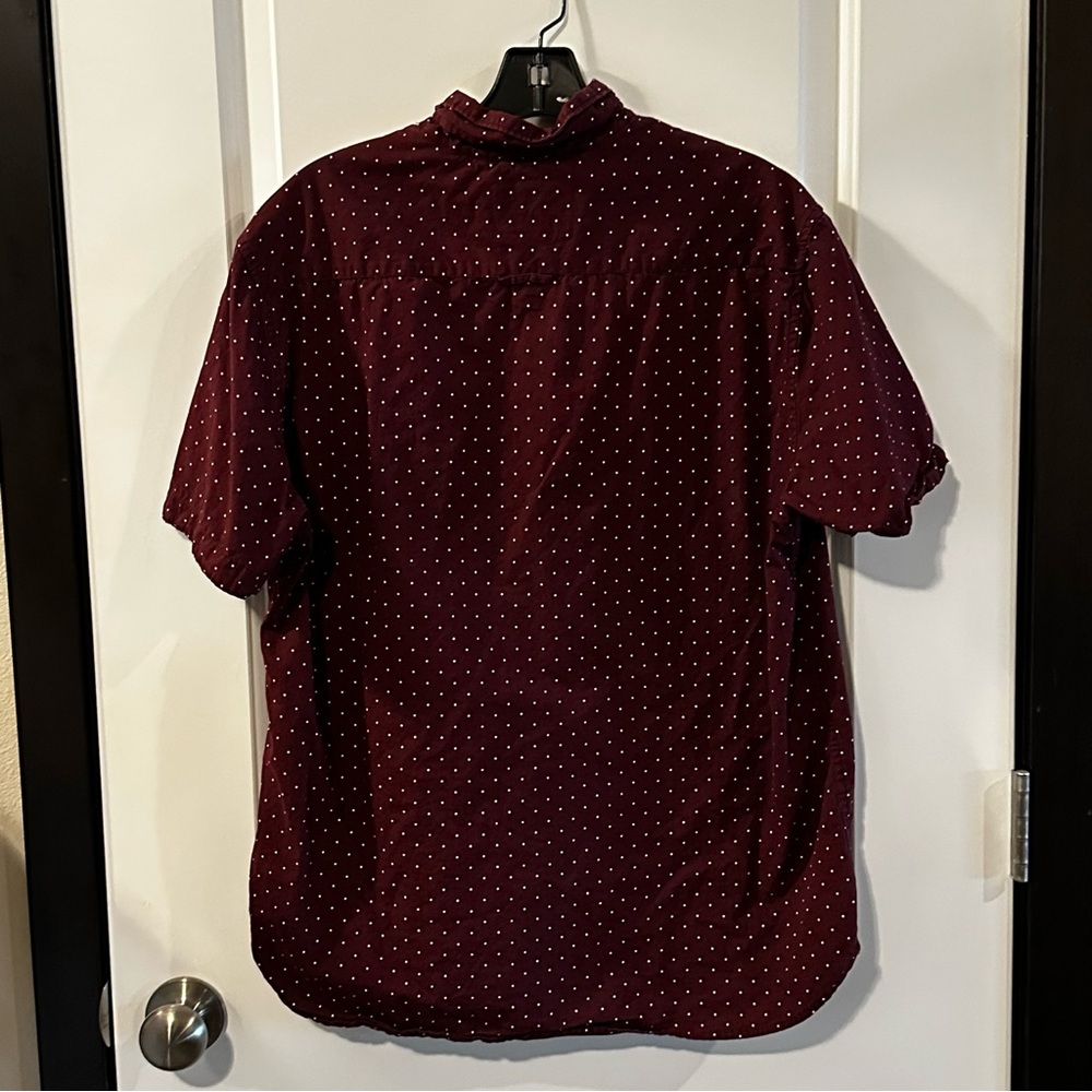 Cactus Man Men’s Burgundy Short Sleeve Button-Down Shirt w/ Polka Dots – Size XL - Picture 3 of 3
